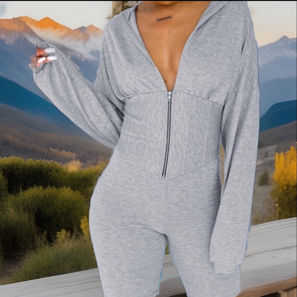 2pc Form Fitting Long Sleeve Hooded Deep V Zip Up Jacket Top & Biker Shorts Set